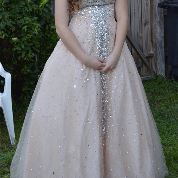 Prom dress - Picture 3 of 7